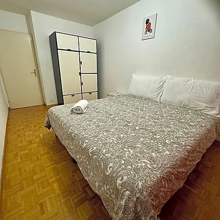 La Maison De Voyage Homestay *